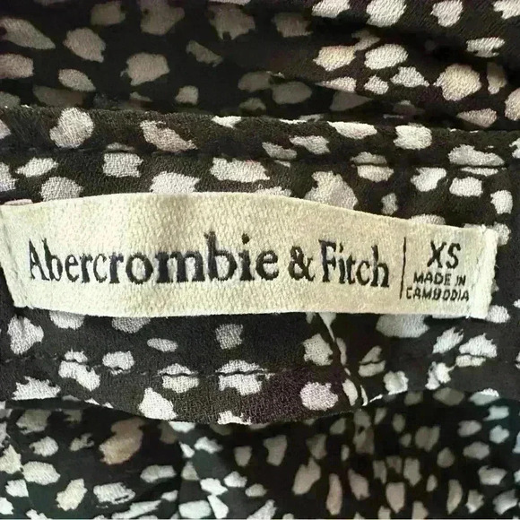 Abercrombie & Fitch Ruffle Hem Mini Skirt (344) - Picture 12 of 14